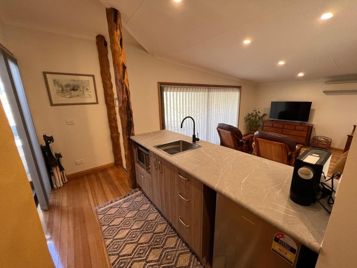 Collinsvale Amaroo With A View Set On A 50 Acre Hobby Farm 아파트 외부 사진